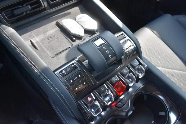 LEOPARD 5 NAVIGATOR 2025 | BLACK