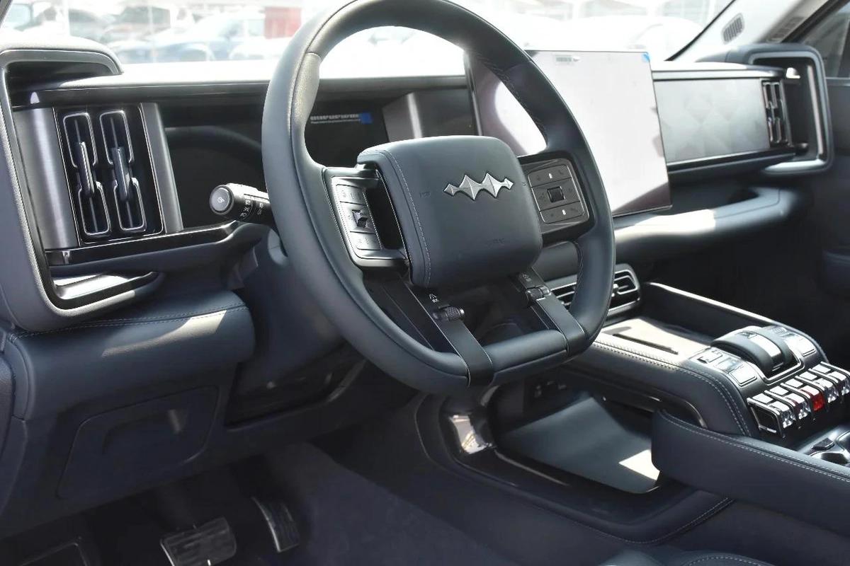 LEOPARD 5 NAVIGATOR 2025 | BLACK-16-16