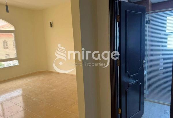 Stand Alone Villa | Spacious 5BR | Vacant