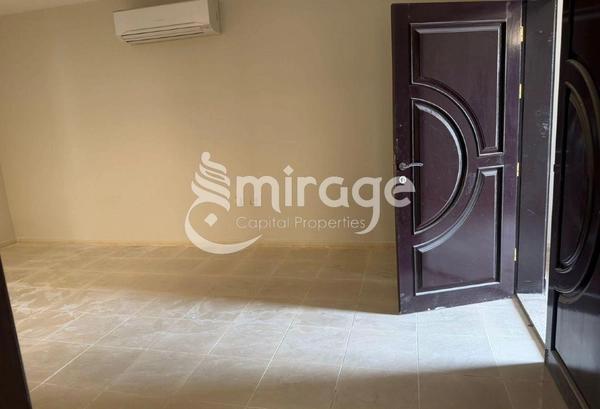 Stand Alone Villa | Spacious 5BR | Vacant