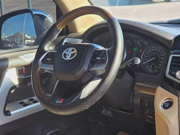 Toyota Land Cruiser GXR V8 Model 2011 Full Options- Special Price