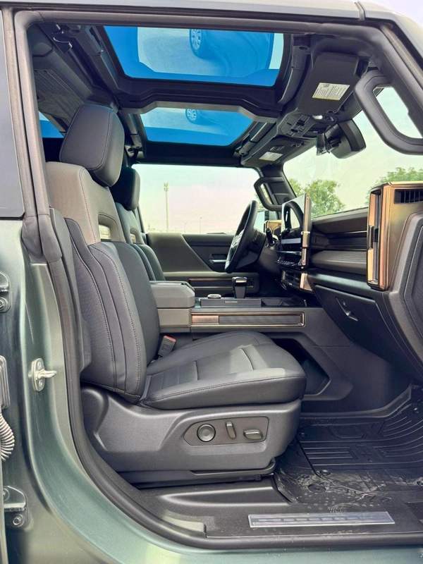 GMC Hummer EV FIRST EDITION 1.5L DUAL TONE / ELECTRIC / 360* CAMERA / PANORAMIC ROOF (CODE # 69055)