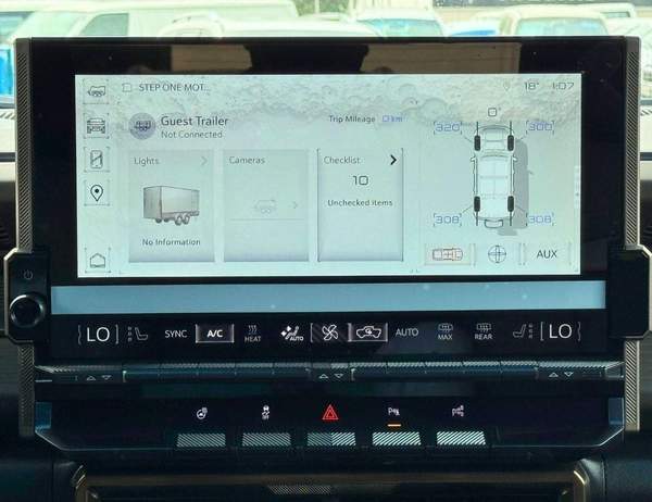 GMC Hummer EV FIRST EDITION 1.5L DUAL TONE / ELECTRIC / 360* CAMERA / PANORAMIC ROOF (CODE # 69055)