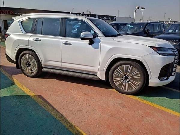 Lexus LX 500 LEXUS LX 500 DIESEL--2022