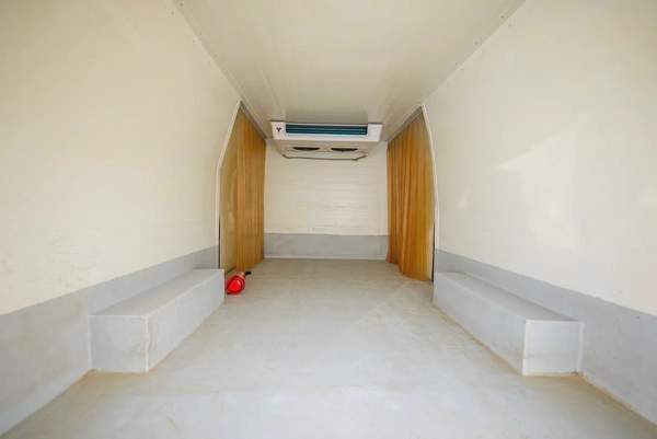 High Roof | Manual | Chiller Van | GCC Specs | Ref#T03380