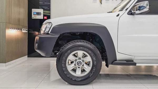 NISSAN - SAFARI - Y61 MT - V6 4.8L - MANUEL - 4WD - UNDER WARRANTY - 2024 - 0 KM - GCC SPECS - 4DOOR