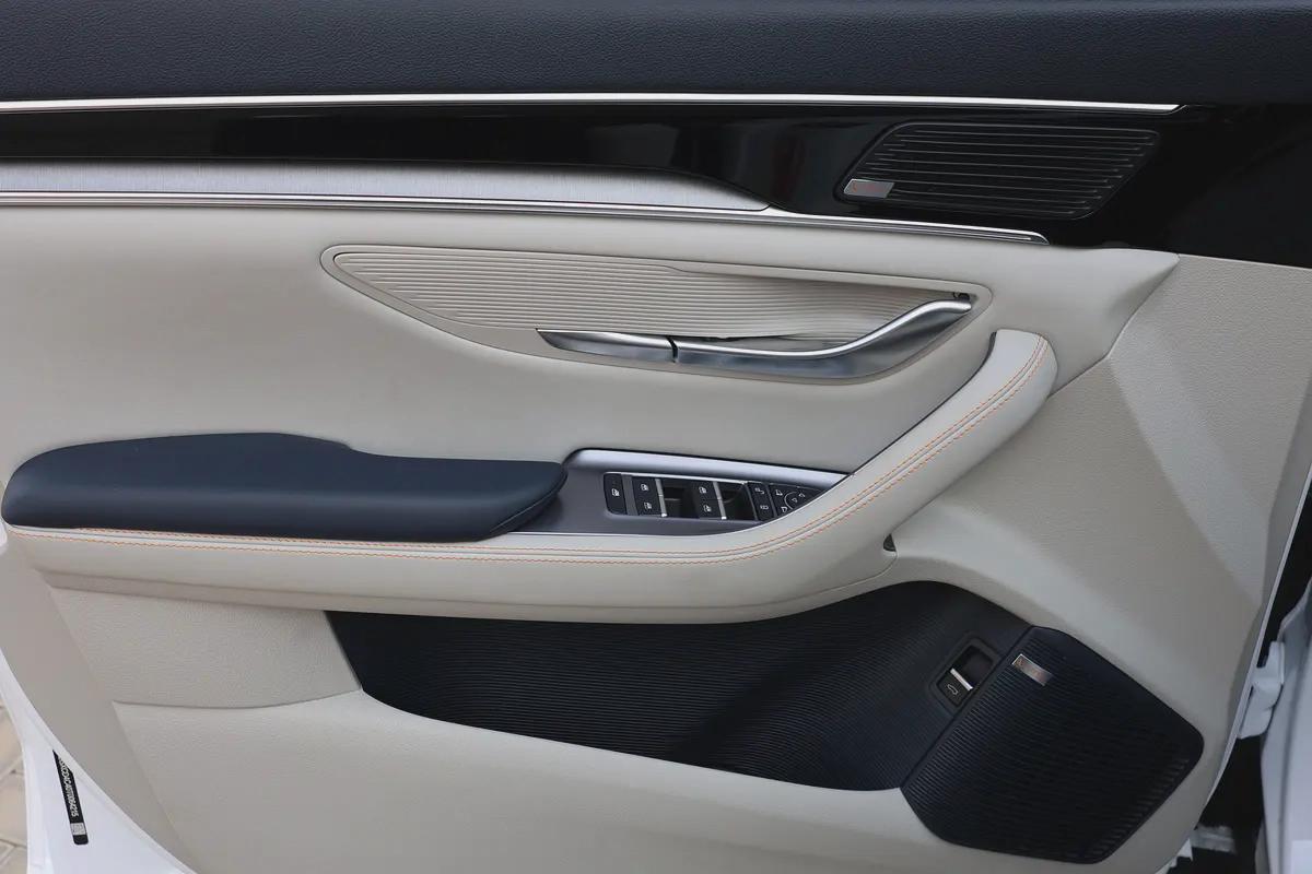 YD SONG PLUS PREMIUBM - 6YRS WARRANTY / 45,000 KM SERVICE - 8YRS BATTERY WARRANTY - GCC SPECS --9-9