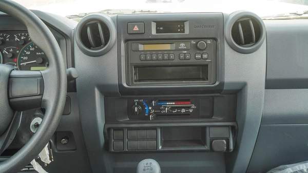 Toyota Land Cruiser Pick Up 4.2L Diesel M/T