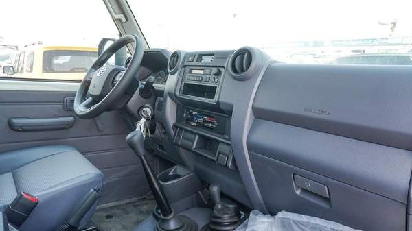 Toyota Land Cruiser Pick Up 4.2L Diesel M/T