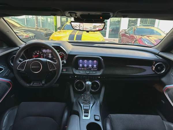 CHEVROLET CAMARO ZL1 GCC 2022 Full service history Original paint Zero accidents Full option Full ca
