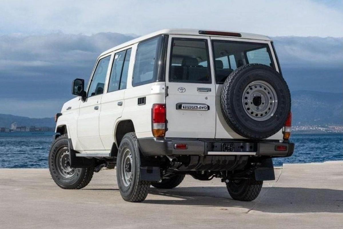 Toyota Land Cruiser 70 LC76 HARDTOP 5DOOR 4.5L V8 DIESEL-3-3