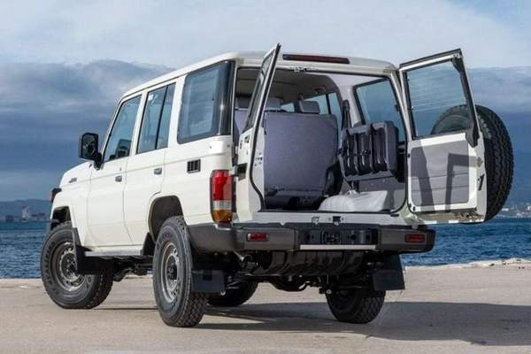 Toyota Land Cruiser 70 LC76 HARDTOP 5DOOR 4.5L V8 DIESEL