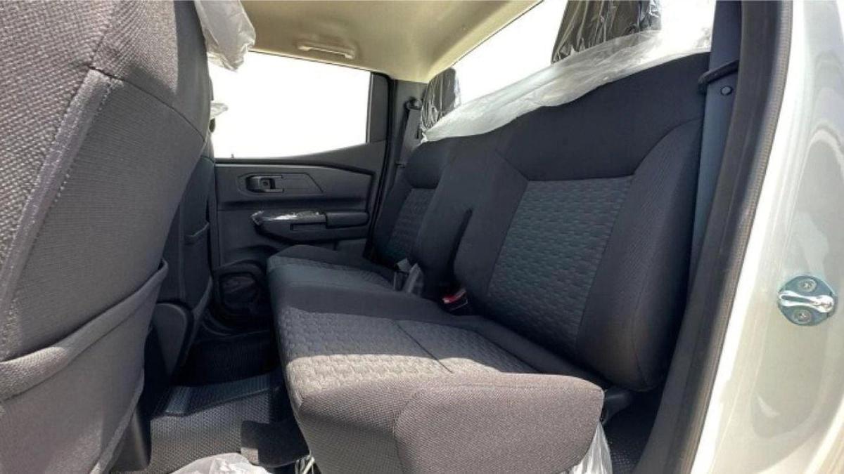 Mitsubishi L200 Mitsubishi L200 2.4L dieselbasic option MY25-6-6