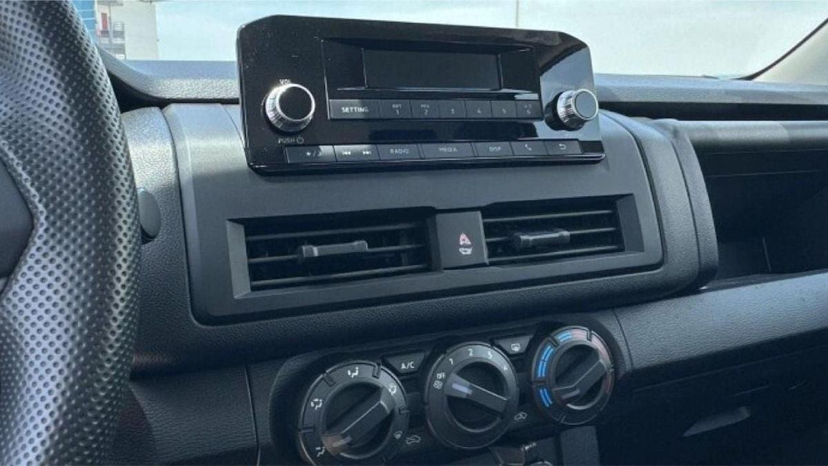 Mitsubishi L200 Mitsubishi L200 2.4L dieselbasic option MY25-8-8