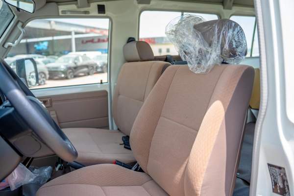 TOYOTA LAND CRUISER 70 LC78
