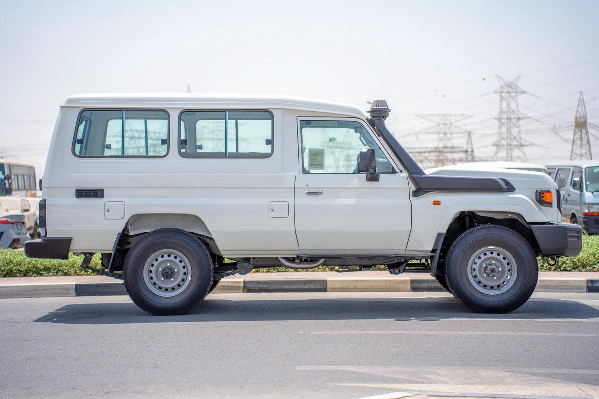 TOYOTA LAND CRUISER 70 LC78-17-17