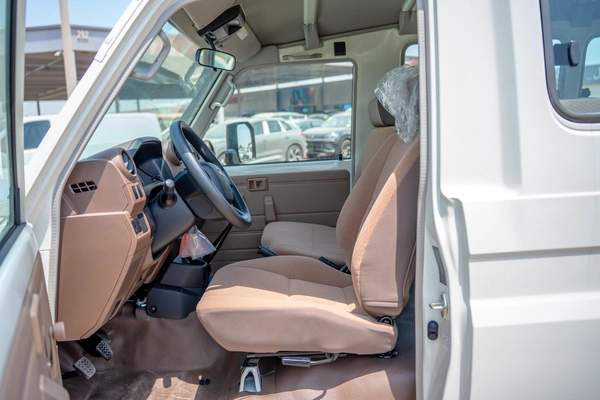 TOYOTA LAND CRUISER 70 LC78