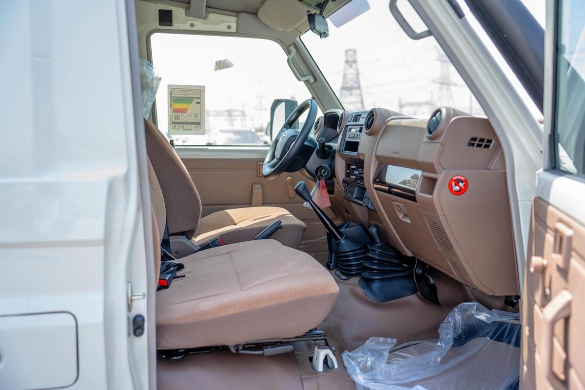 TOYOTA LAND CRUISER 70 LC78-16-16