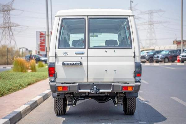 TOYOTA LAND CRUISER 70 LC78
