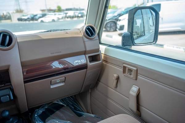 TOYOTA LAND CRUISER 70 LC78