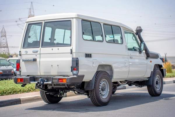 TOYOTA LAND CRUISER 70 LC78