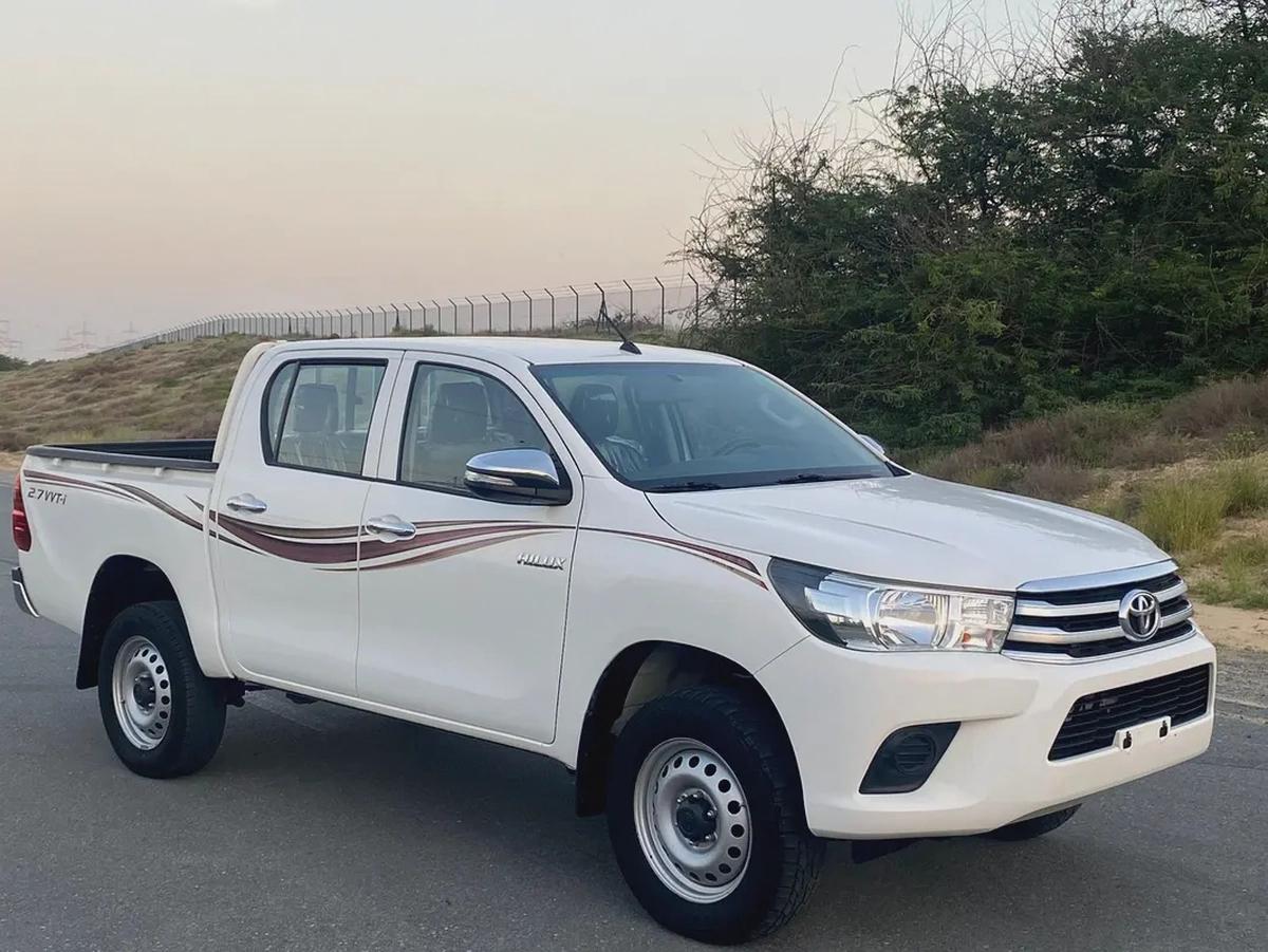 Toyota Hiulx 2019 automatic 4x4 very good condition-2-2
