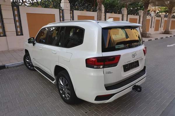 Toyota Land Cruiser LIKE BRAND NEW - TWIN TURBO-GXR-2025-1000KM-GCC SPECS-UNDER WARRANTY ALFOTAIM