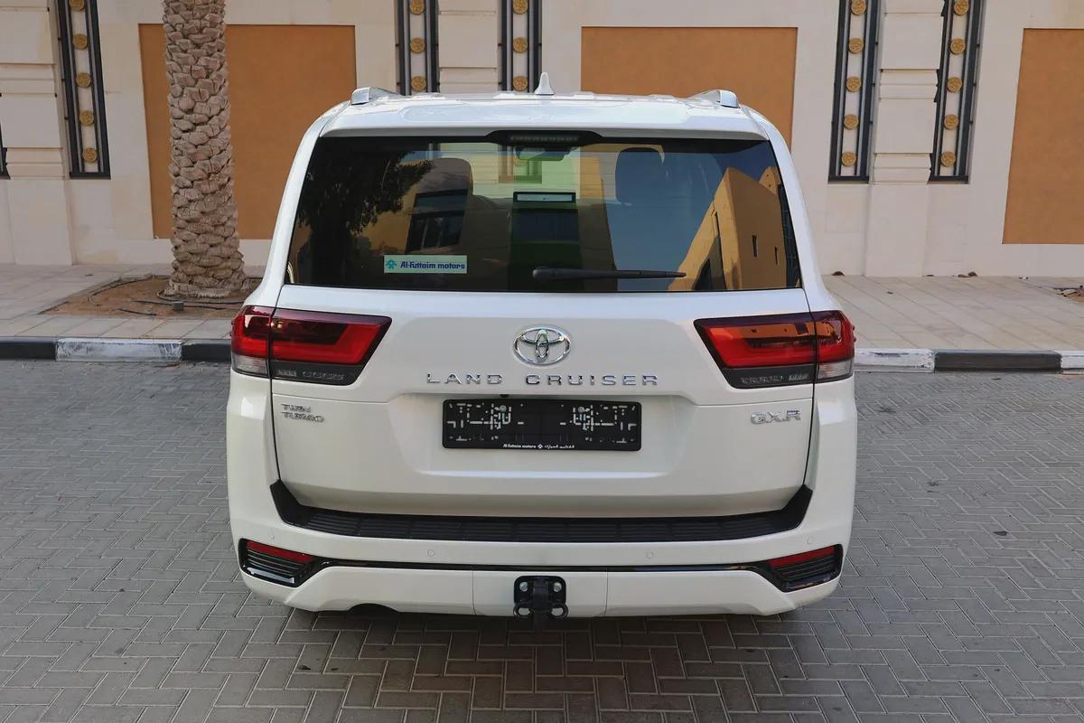 Toyota Land Cruiser LIKE BRAND NEW - TWIN TURBO-GXR-2025-1000KM-GCC SPECS-UNDER WARRANTY ALFOTAIM-5-5