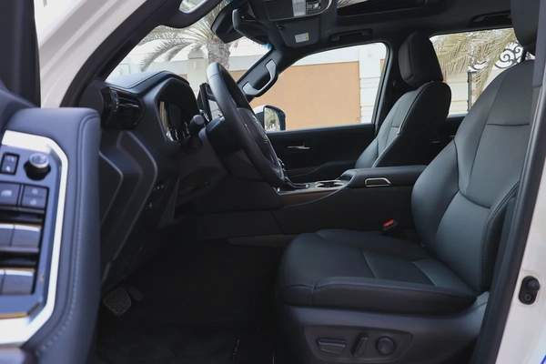 Toyota Land Cruiser LIKE BRAND NEW - TWIN TURBO-GXR-2025-1000KM-GCC SPECS-UNDER WARRANTY ALFOTAIM