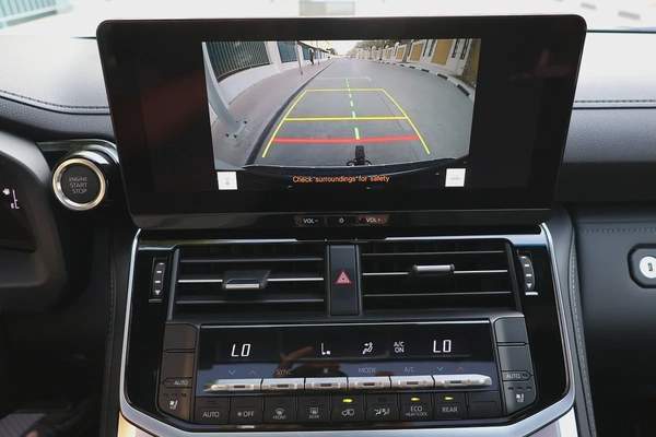 Toyota Land Cruiser LIKE BRAND NEW - TWIN TURBO-GXR-2025-1000KM-GCC SPECS-UNDER WARRANTY ALFOTAIM