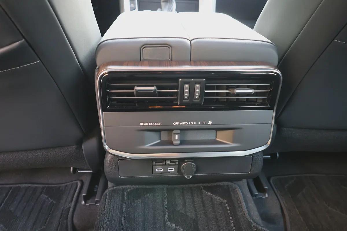 Toyota Land Cruiser LIKE BRAND NEW - TWIN TURBO-GXR-2025-1000KM-GCC SPECS-UNDER WARRANTY ALFOTAIM-15-15