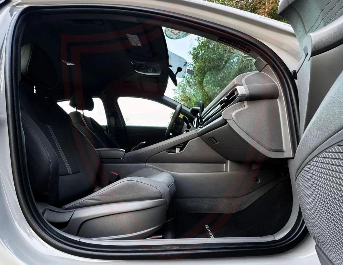 Used Hyundai Elantra 2023-7-7