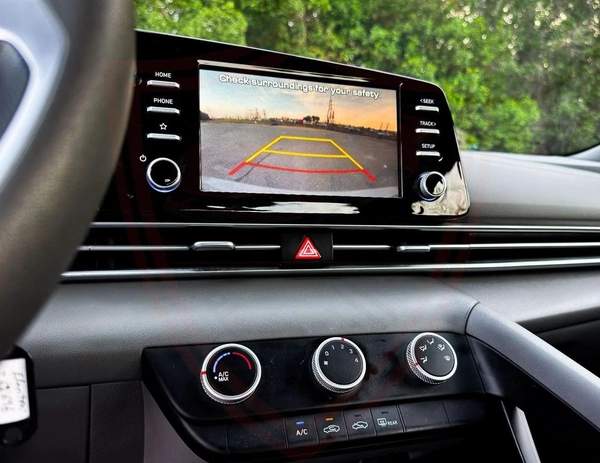 Used Hyundai Elantra 2023