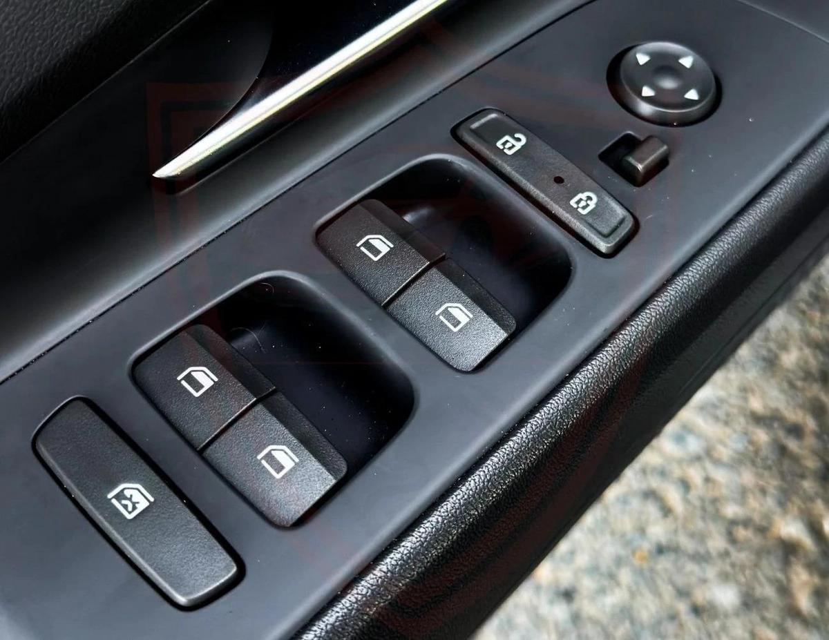 Used Hyundai Elantra 2023-10-10