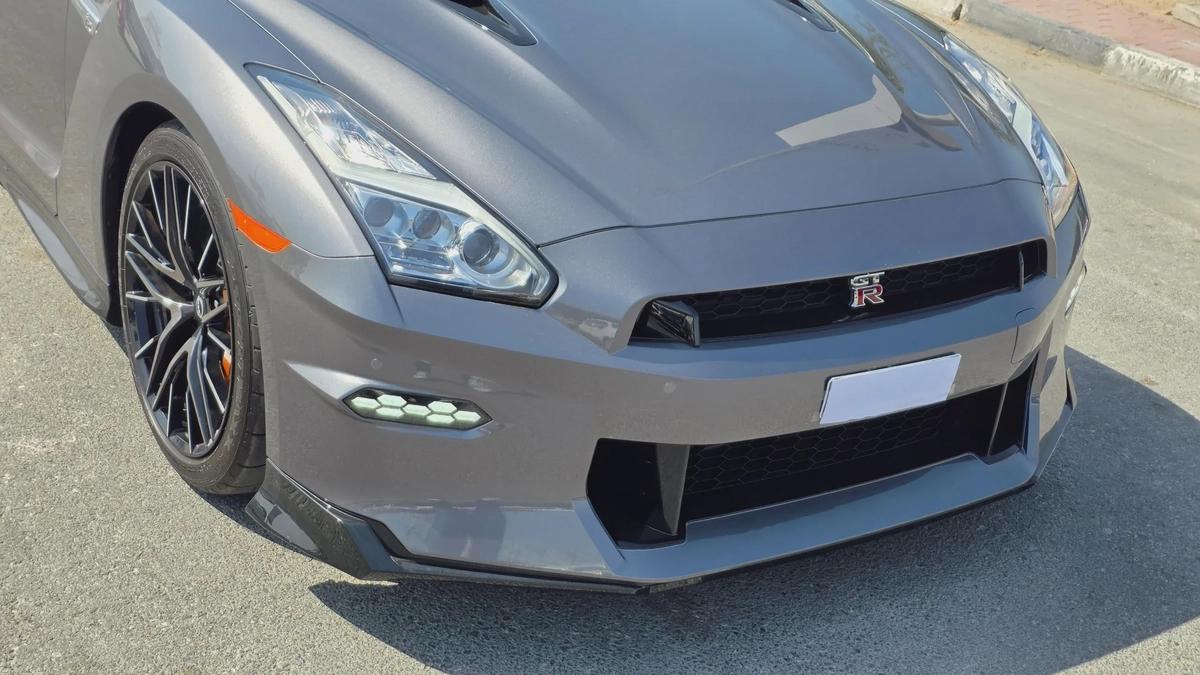 Nissan GT-R Premium (American 4k)-1-1