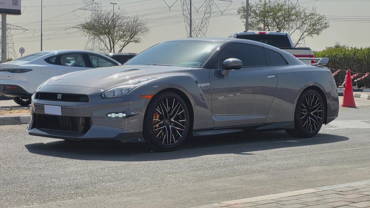 Nissan GT-R Premium (American 4k)-3-3