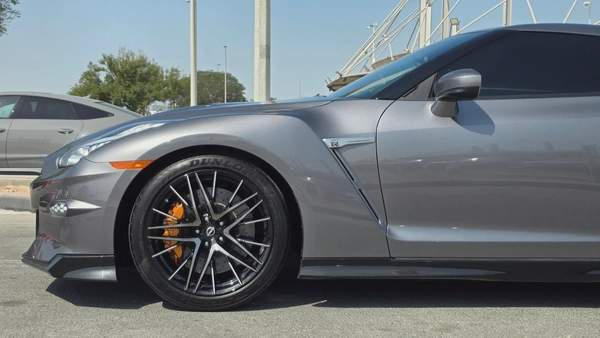 Nissan GT-R Premium (American 4k)