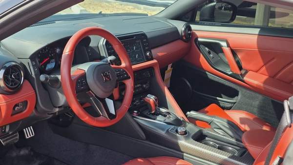 Nissan GT-R Premium (American 4k)