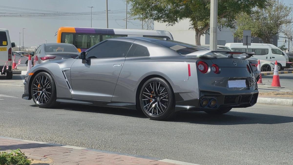 Nissan GT-R Premium (American 4k)-10-10