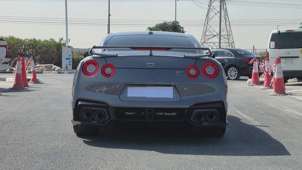 Nissan GT-R Premium (American 4k)