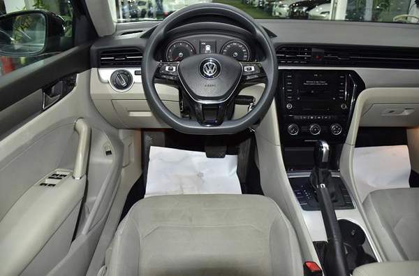 Volkswagen Passat ( 2020 Model ) in Black Color GCC Specs