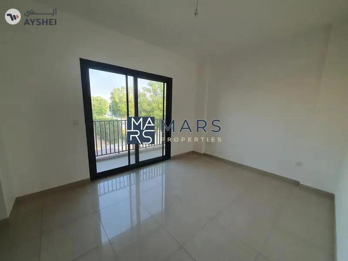 Elegant Corner 3-Bedroom Townhouse for Rent – Great Location!"-11-11