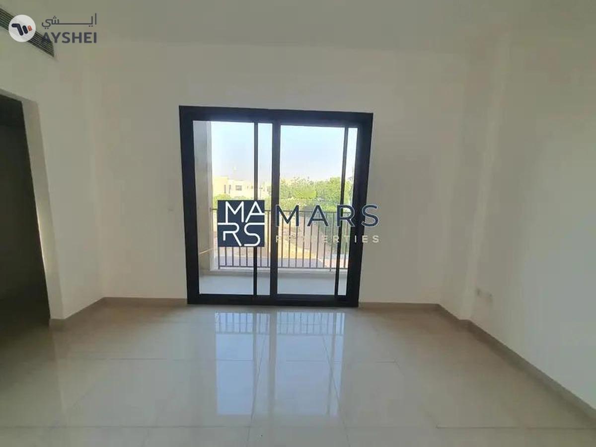 Elegant Corner 3-Bedroom Townhouse for Rent – Great Location!"-12-12