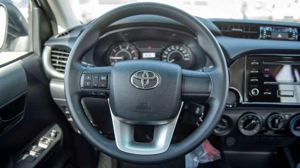 Toyota Hilux HILUX 2.4L MED OPTION
