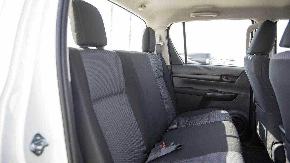 Toyota Hilux HILUX 2.4L MED OPTION-16-16