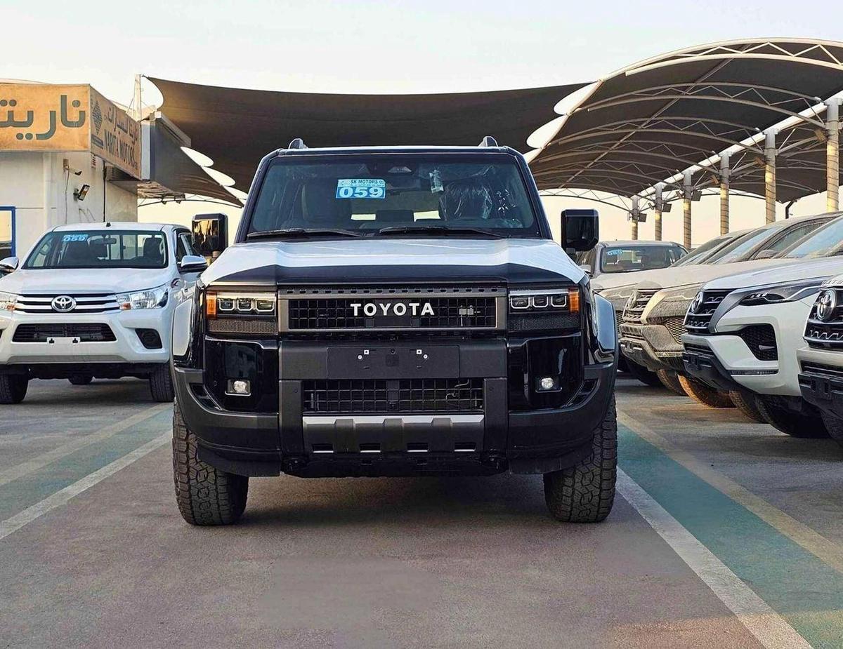 Toyota Prado PLATINUM | 2.8L V4 DIESEL | TOP VARIANT | 360* CAMERA | DIFF LOCK | SUNROOF | HEADUP DISPLAY-0-0