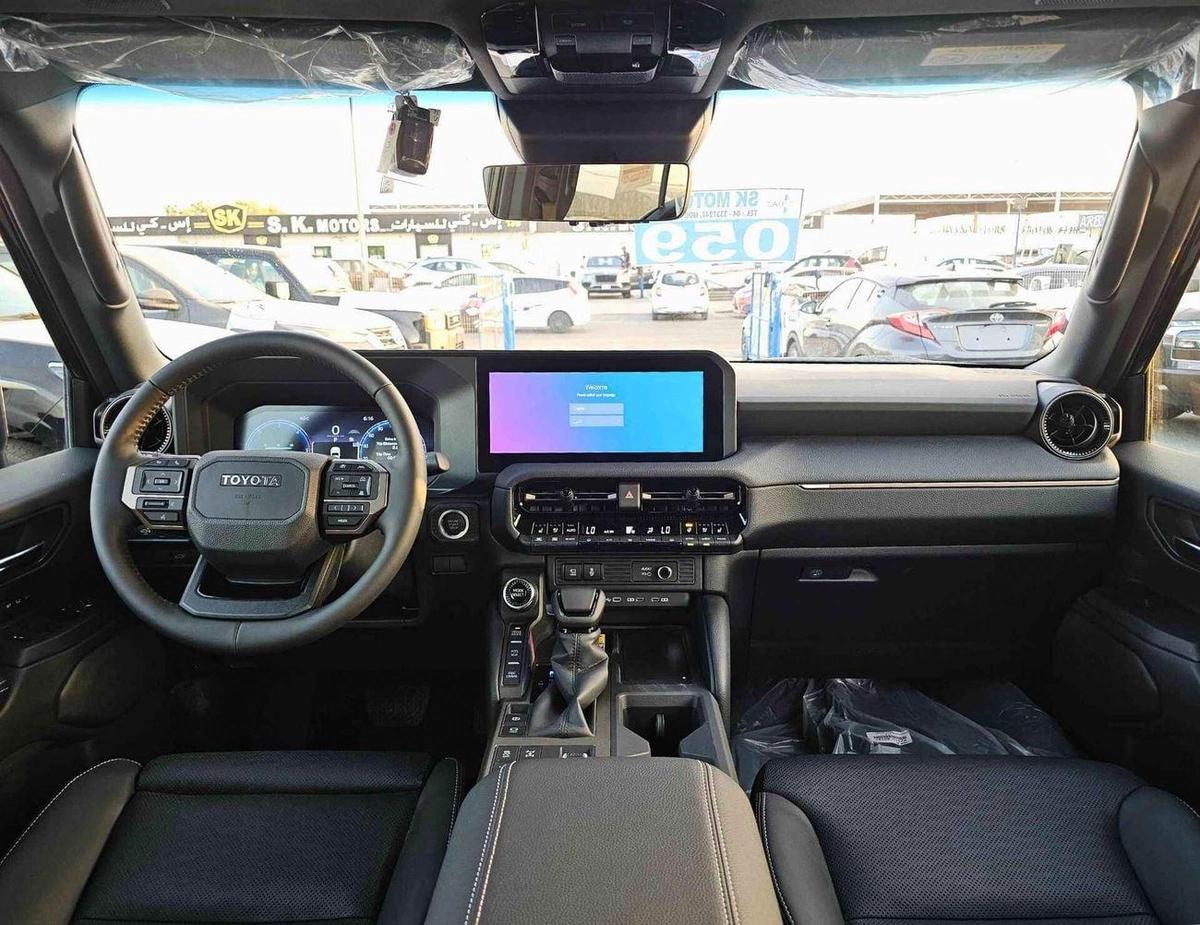 Toyota Prado PLATINUM | 2.8L V4 DIESEL | TOP VARIANT | 360* CAMERA | DIFF LOCK | SUNROOF | HEADUP DISPLAY-2-2