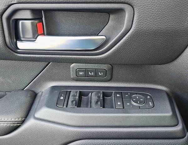 Toyota Prado PLATINUM | 2.8L V4 DIESEL | TOP VARIANT | 360* CAMERA | DIFF LOCK | SUNROOF | HEADUP DISPLAY