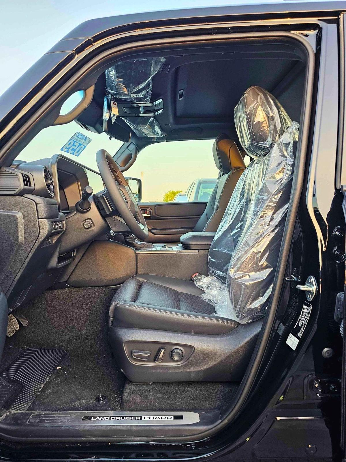 Toyota Prado PLATINUM | 2.8L V4 DIESEL | TOP VARIANT | 360* CAMERA | DIFF LOCK | SUNROOF | HEADUP DISPLAY-8-8