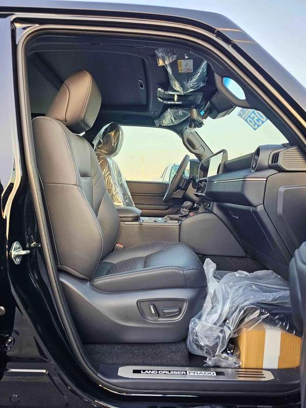 Toyota Prado PLATINUM | 2.8L V4 DIESEL | TOP VARIANT | 360* CAMERA | DIFF LOCK | SUNROOF | HEADUP DISPLAY
